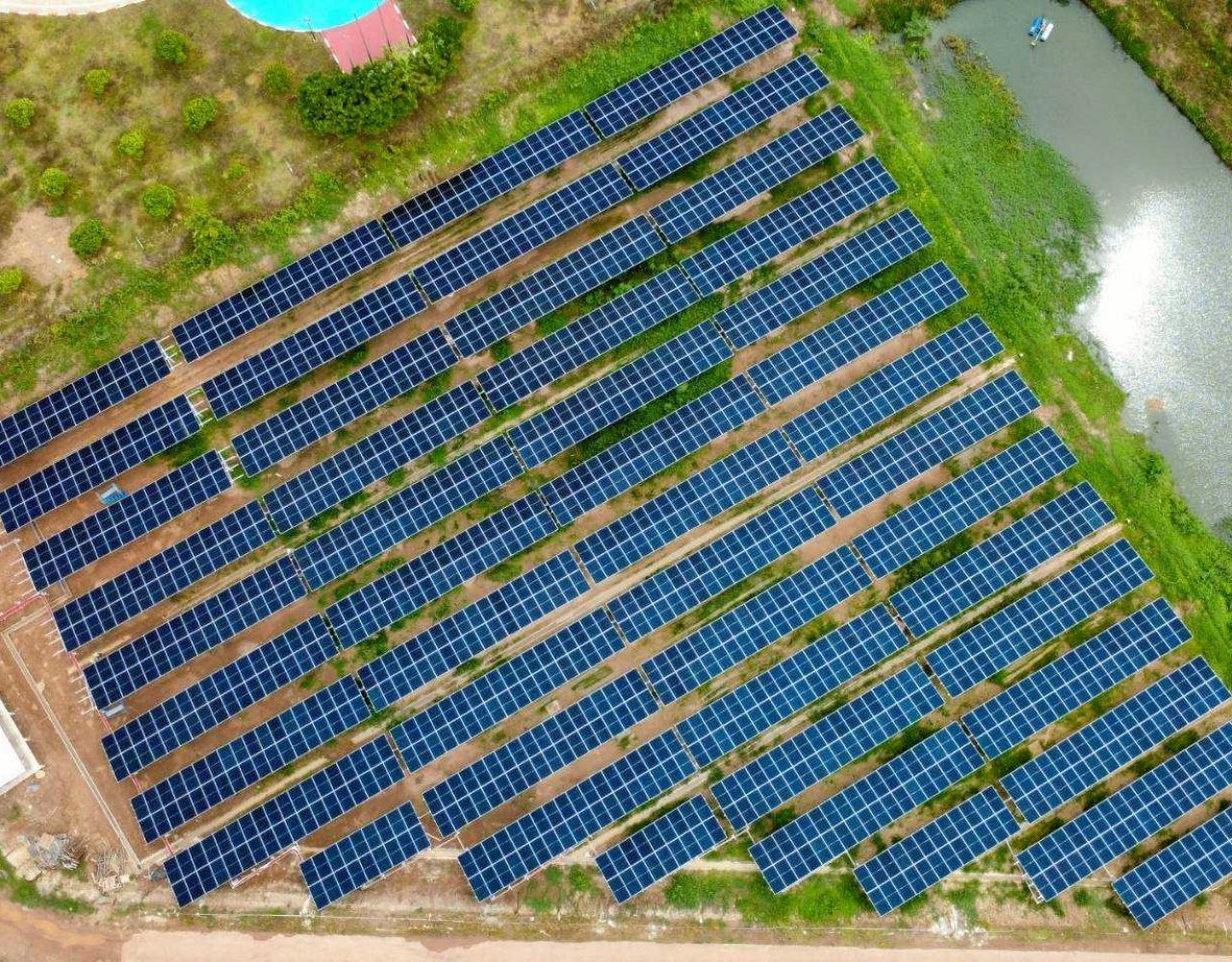 LINE_ALBUM_งานติดตั้ง Solar Fram 1.22MW Xin Yuan da Rubber_260609_2